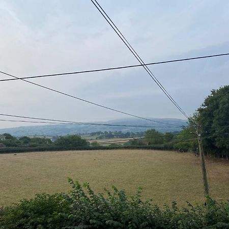 Quarryman'S Holiday Let Llysfaen Екстериор снимка